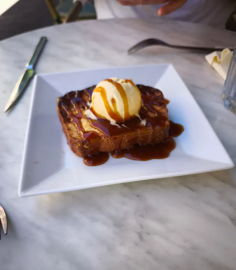 Brioche perdue, glace vanille et caramel